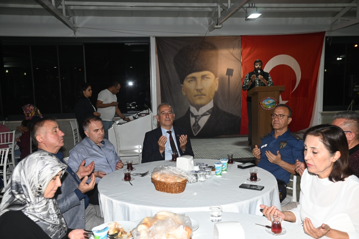 Anamur Belediye Başkanı Durmuş Deniz Mahalle Muhtarları ve Din Görevlileri ile Bir Araya Geldi.