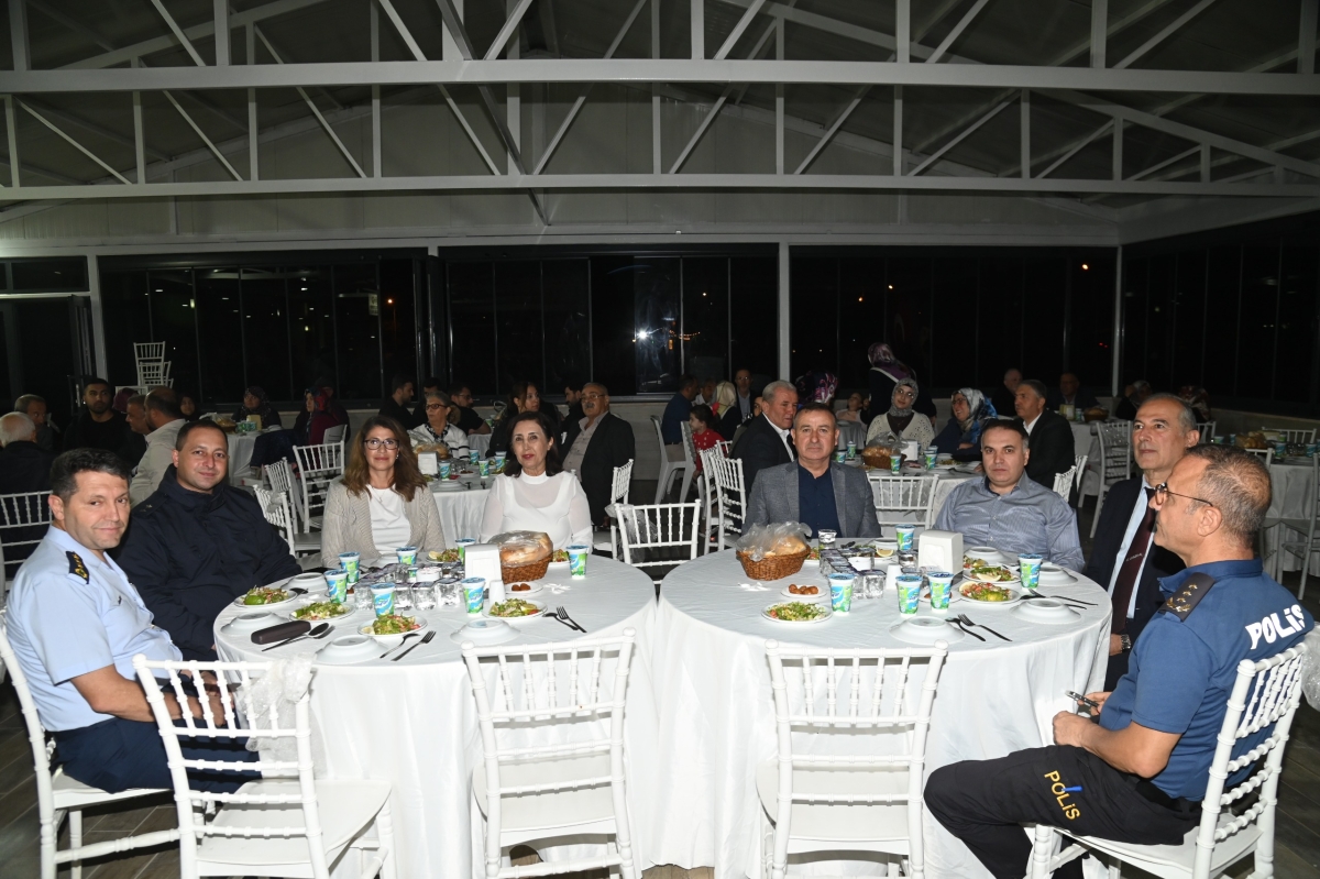 Anamur Belediye Başkanı Durmuş Deniz Mahalle Muhtarları ve Din Görevlileri ile Bir Araya Geldi.