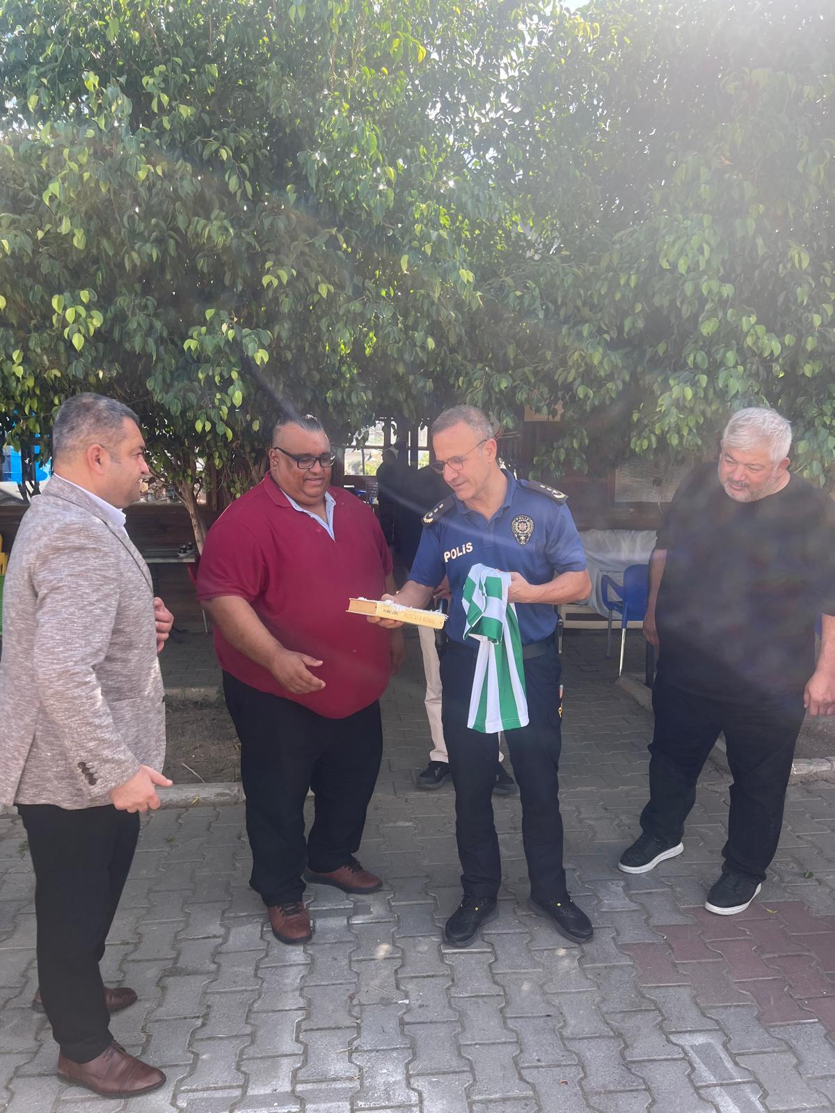 İlçe Emniyet Müdürü  Mehmet Diyaaddin ÖZER Anamurspor taraftar derneği  ile buluştu; 