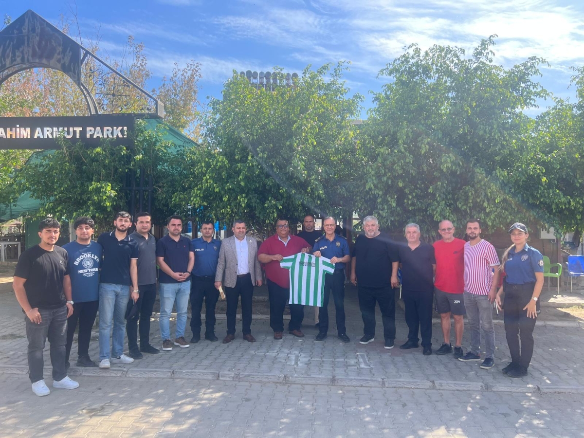İlçe Emniyet Müdürü  Mehmet Diyaaddin ÖZER Anamurspor taraftar derneği  ile buluştu; 