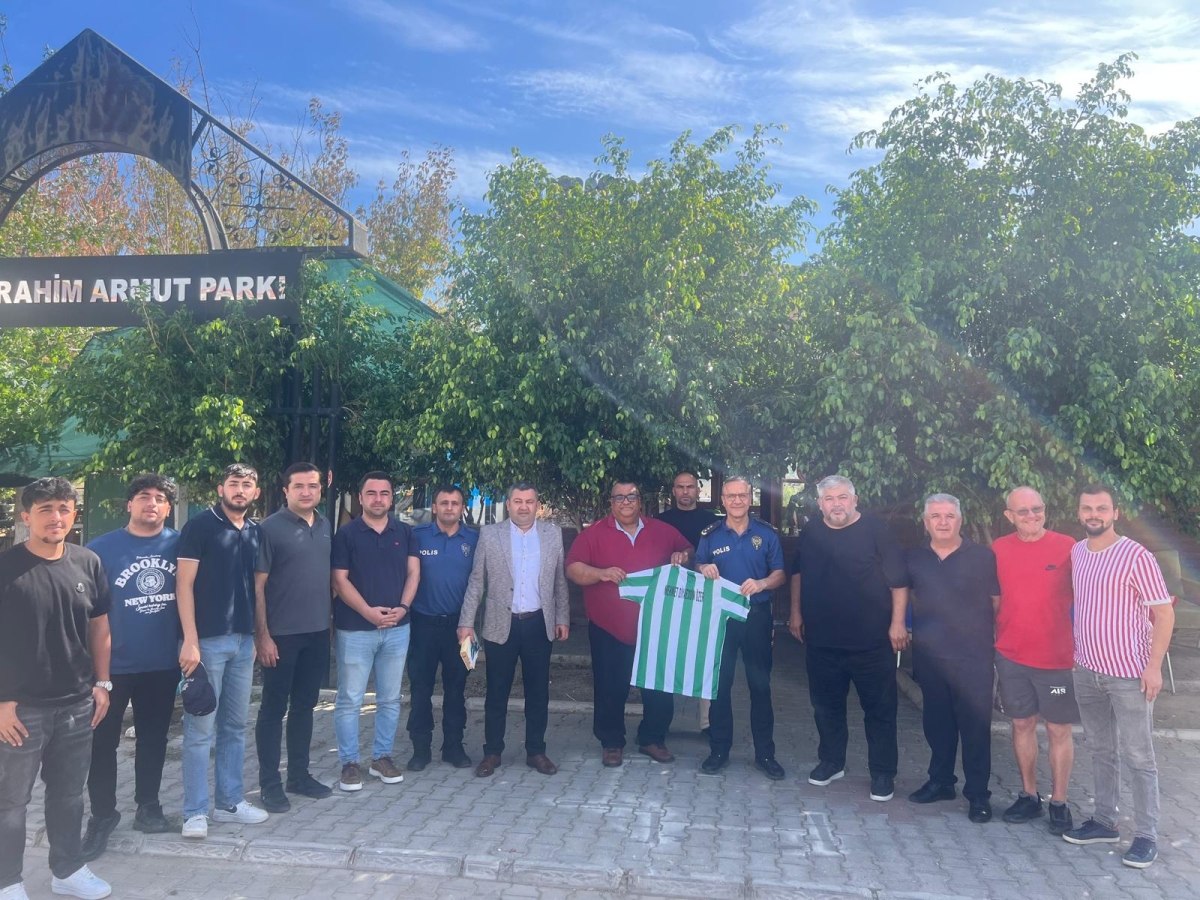 İlçe Emniyet Müdürü  Mehmet Diyaaddin ÖZER Anamurspor taraftar derneği  ile buluştu; 