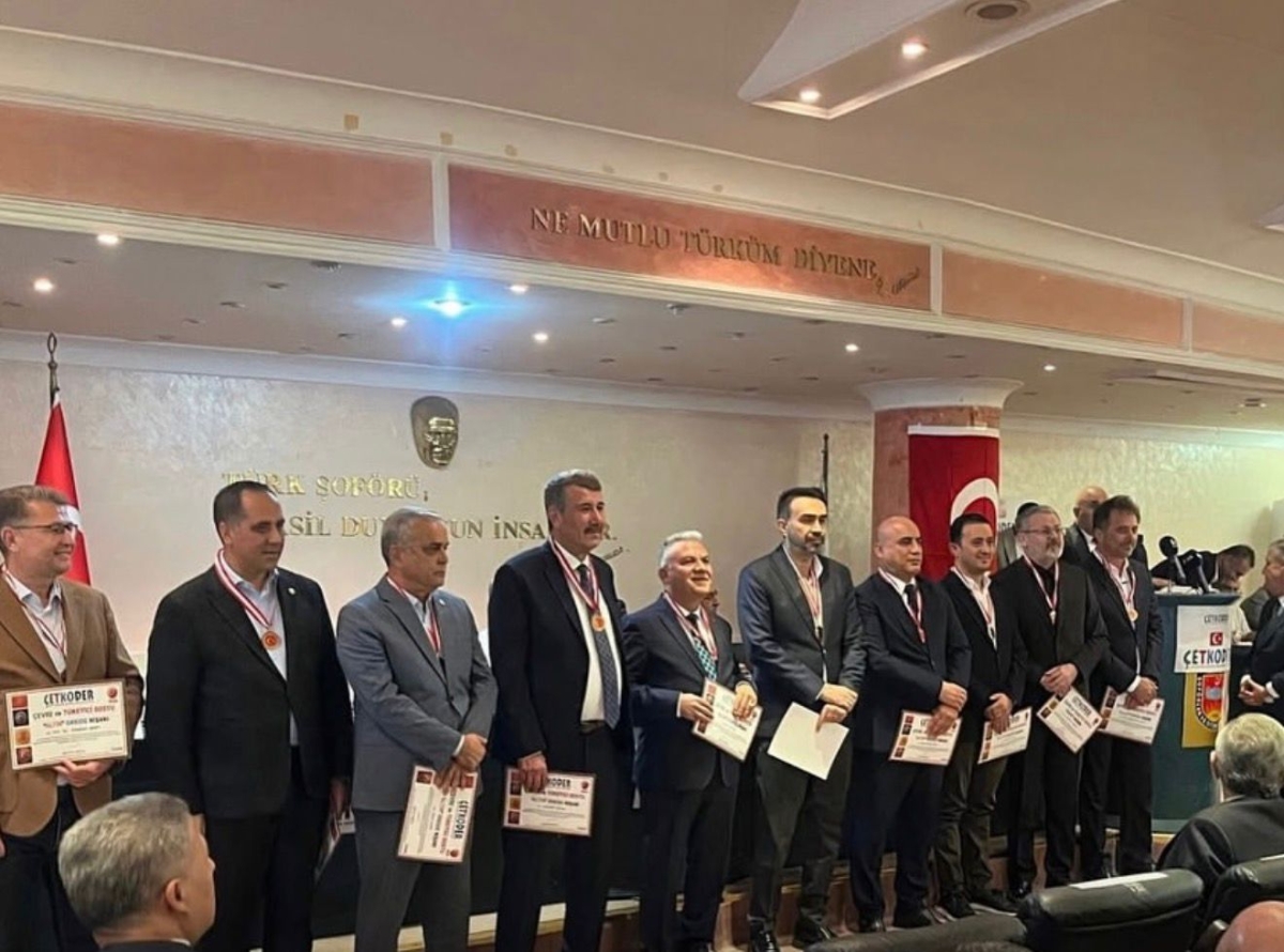 ÇETKODER’DEN HİDAYET KILINÇ’A “ALTIN ORKİDE NİŞANI”	