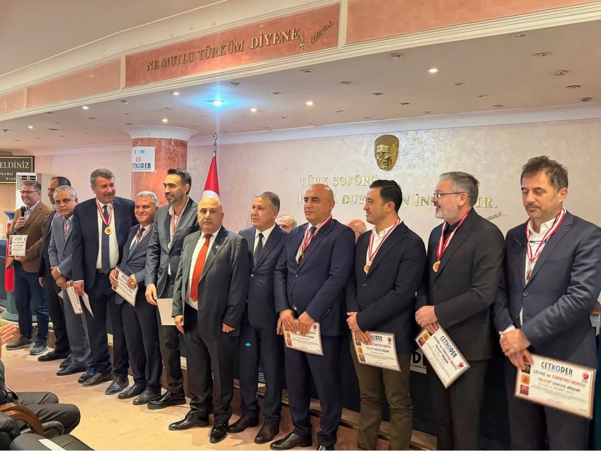 ÇETKODER’DEN HİDAYET KILINÇ’A “ALTIN ORKİDE NİŞANI”	