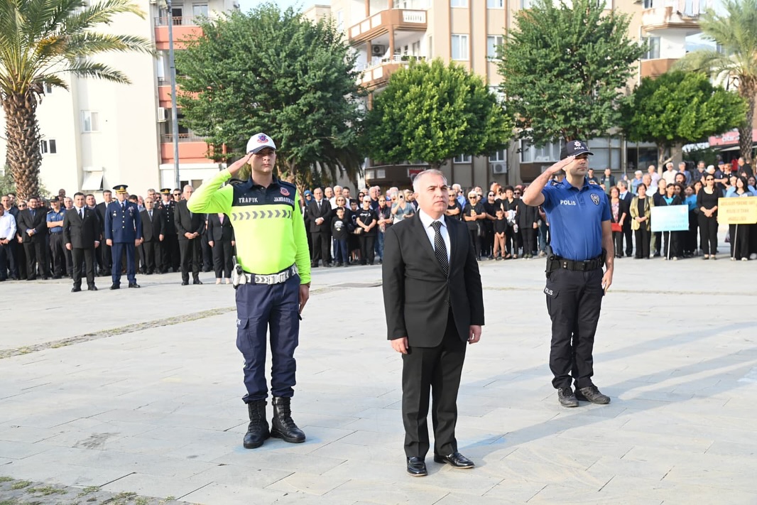 10 Kasım Atatürk’ü Anma Günü Çelenk Sunma Töreni ve Anma Programı Gerçekleştirildi.