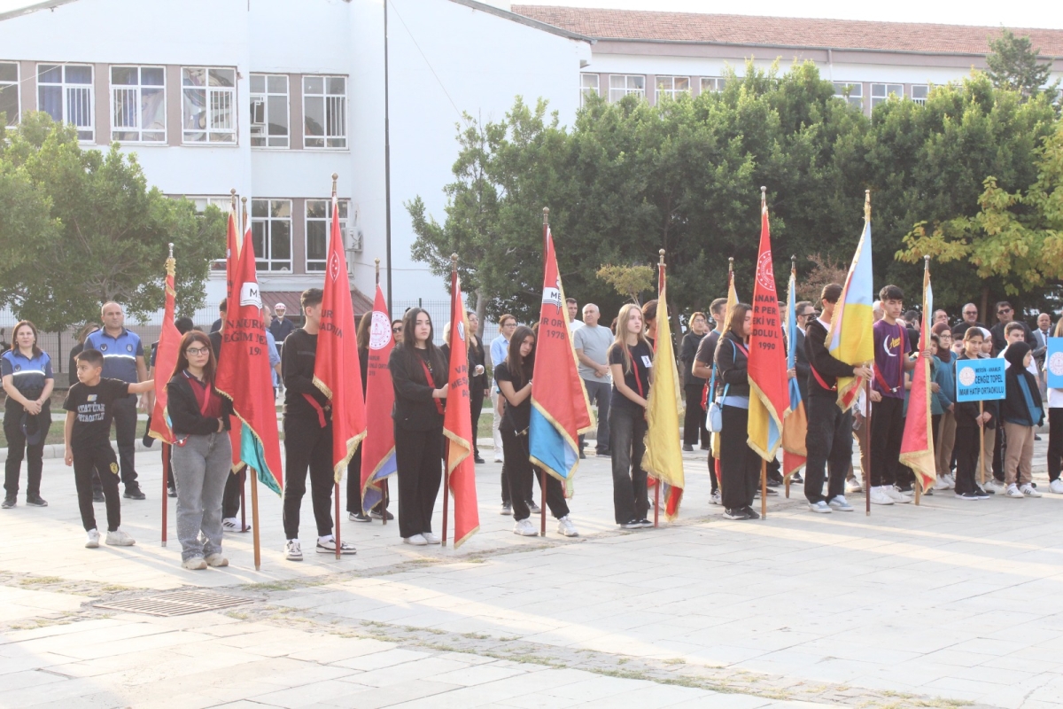10 Kasım Atatürk’ü Anma Günü Çelenk Sunma Töreni ve Anma Programı Gerçekleştirildi.