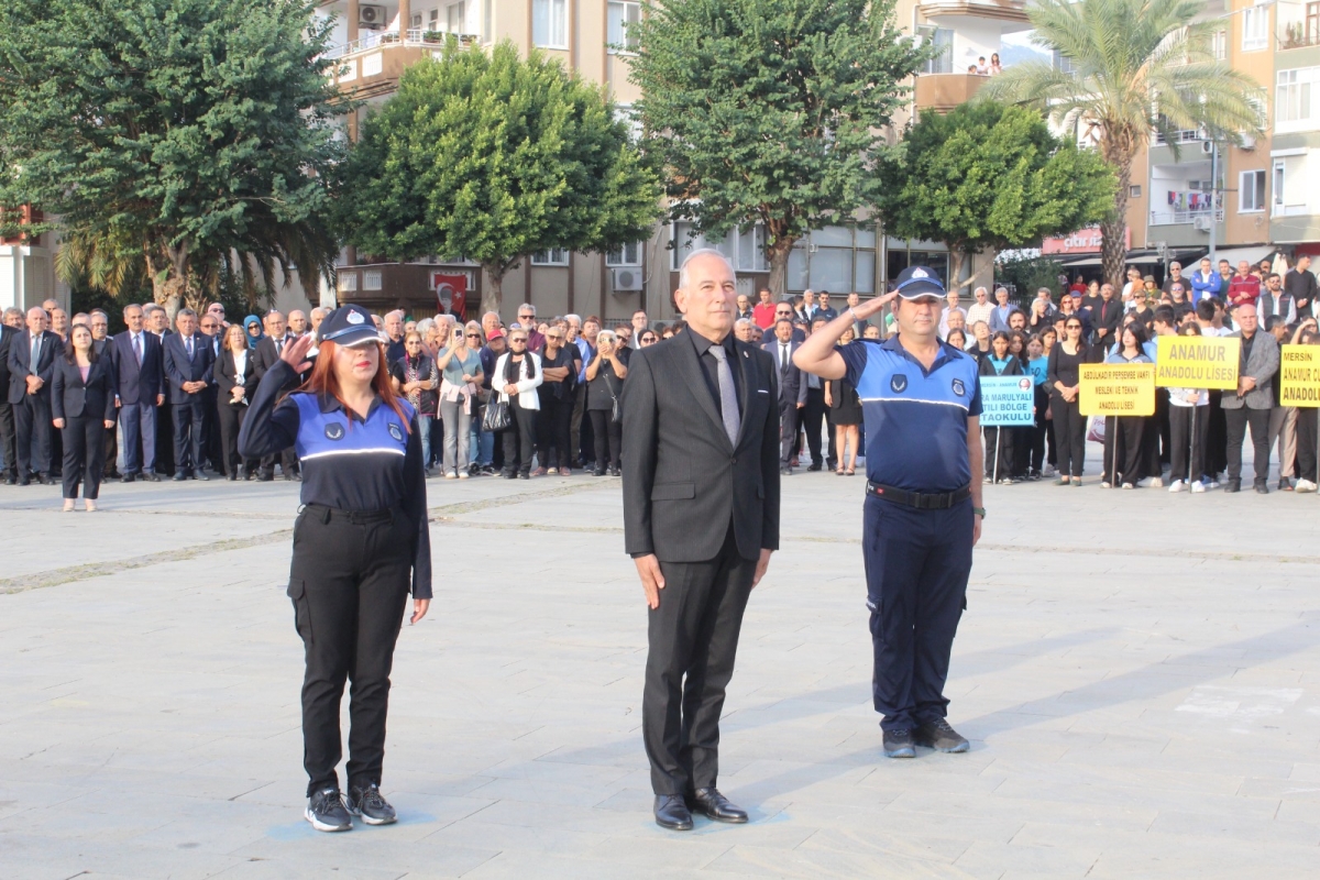 10 Kasım Atatürk’ü Anma Günü Çelenk Sunma Töreni ve Anma Programı Gerçekleştirildi.
