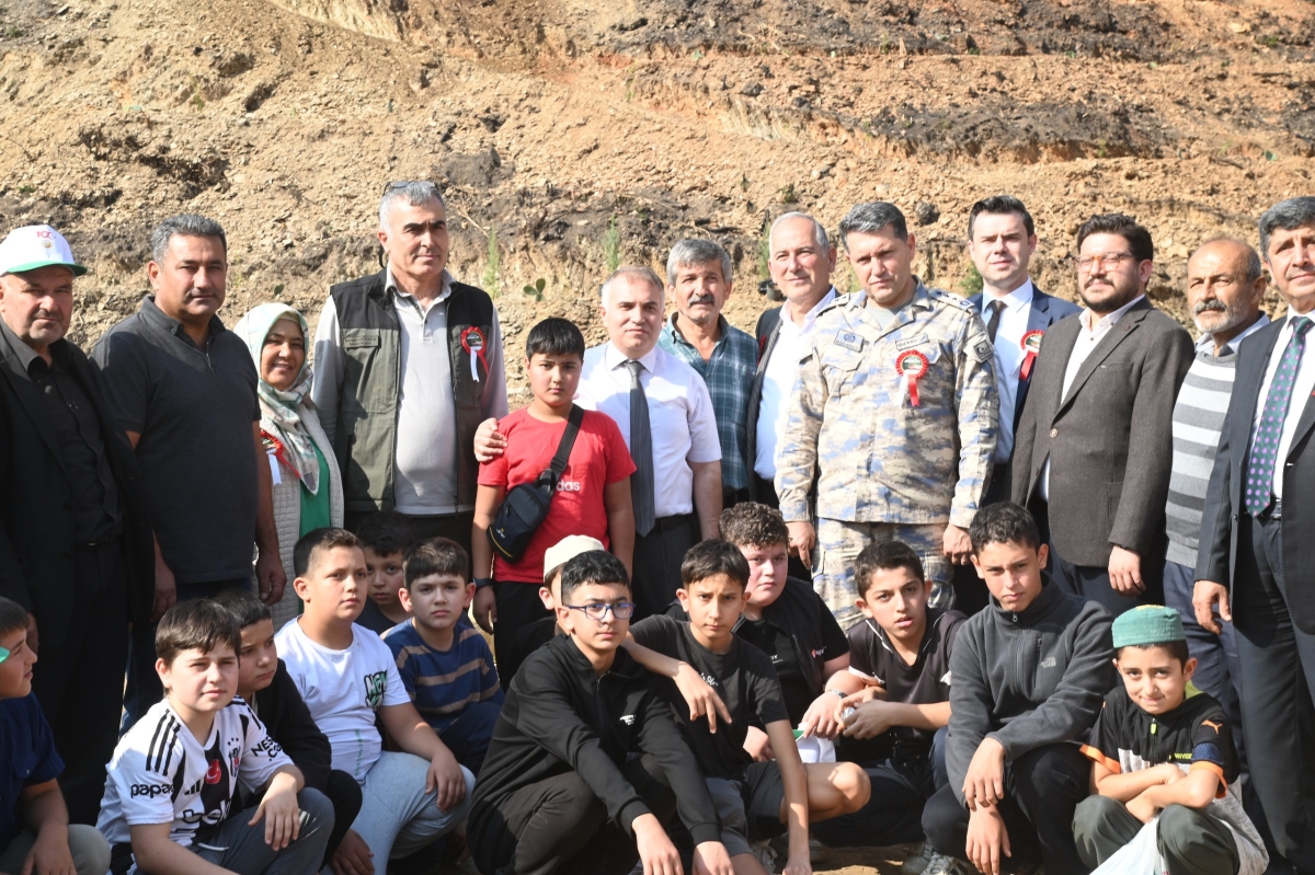 Anamur’da “Geleceğe Nefes” Kampanyası Kapsamında Fidanlar Toprakla Buluştu