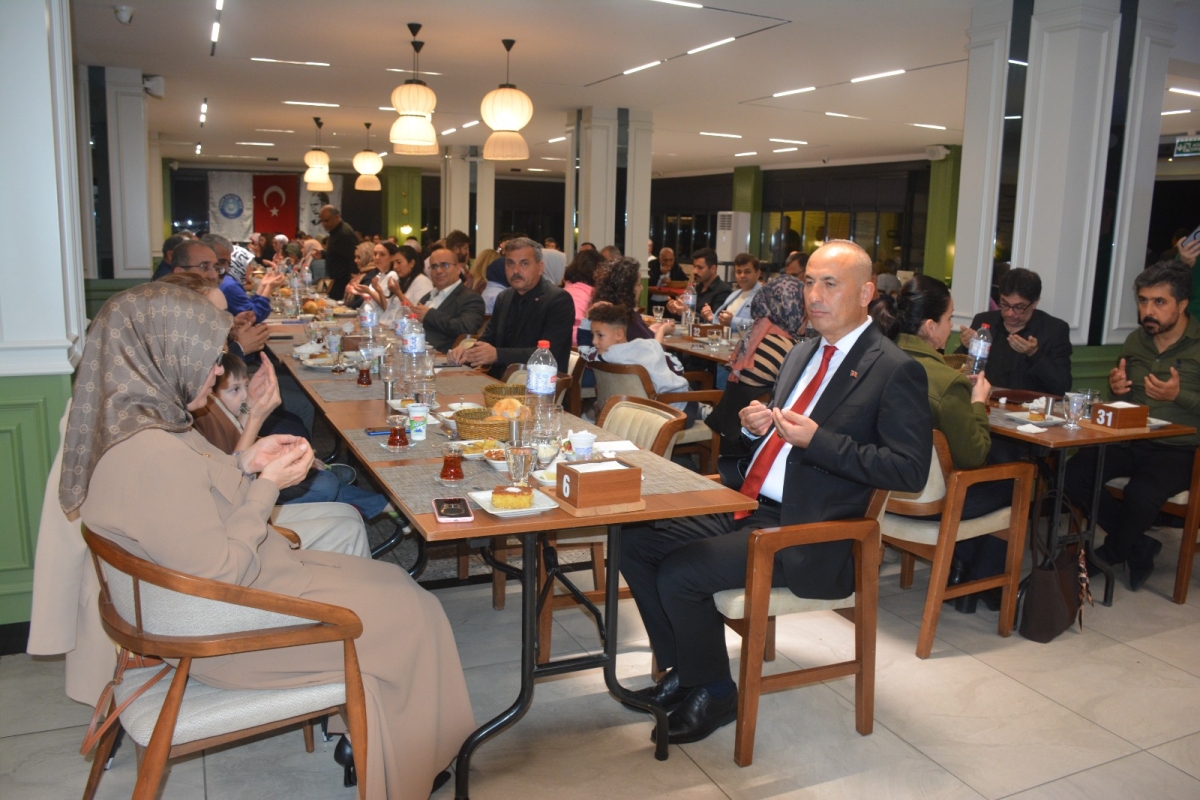 Türk Eğitim-Sen Anamur İlçe Temsilciliği’nden Öğretmenlere Dayanışma Yemeği
