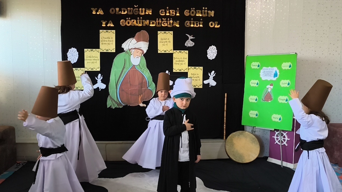 Anamurlu Minikler Mevlana’yı Andı