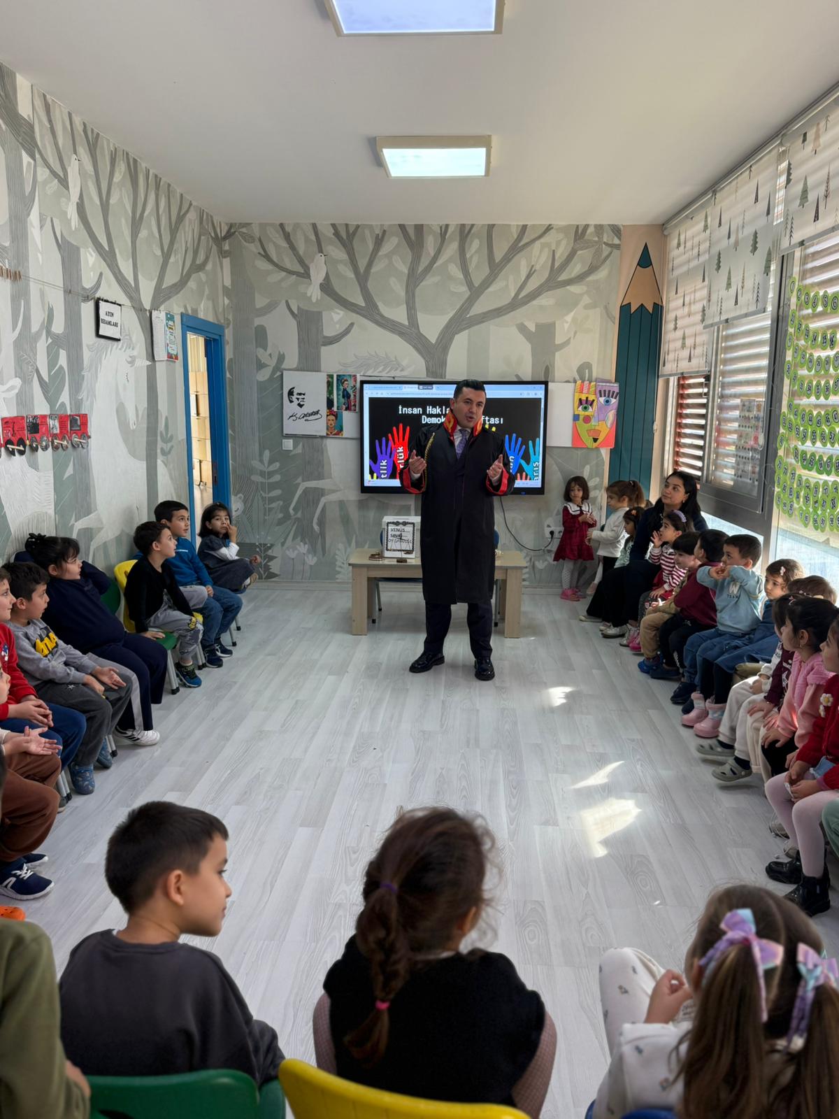 Anamur’da Çocuklara İnsan Hakları ve Demokrasi Eğitimi..