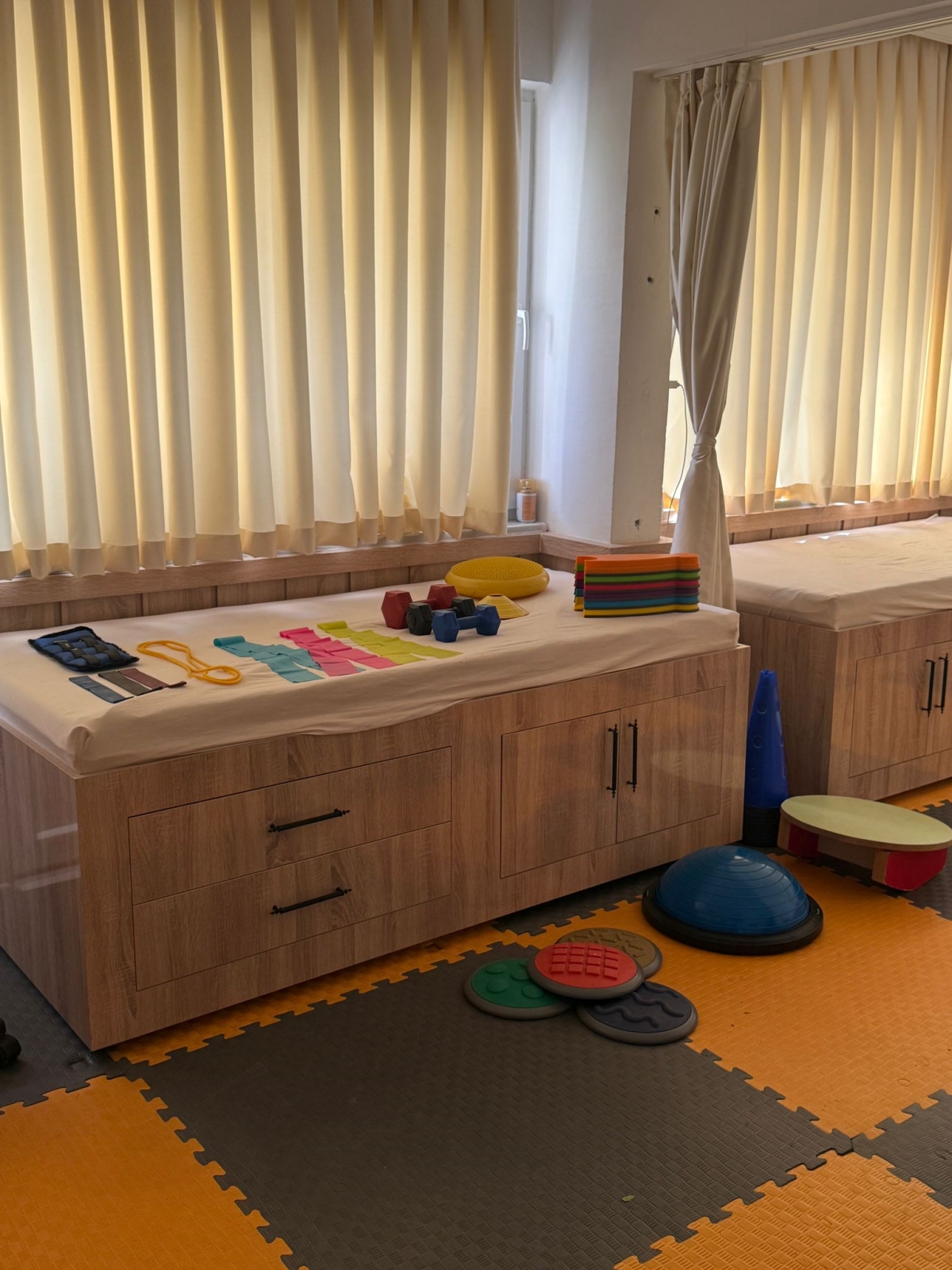 ÖZGÜVEN Özel Eğitim ve Rehabilitasyon Merkezi  Yeni Yılınızı Kutlar..