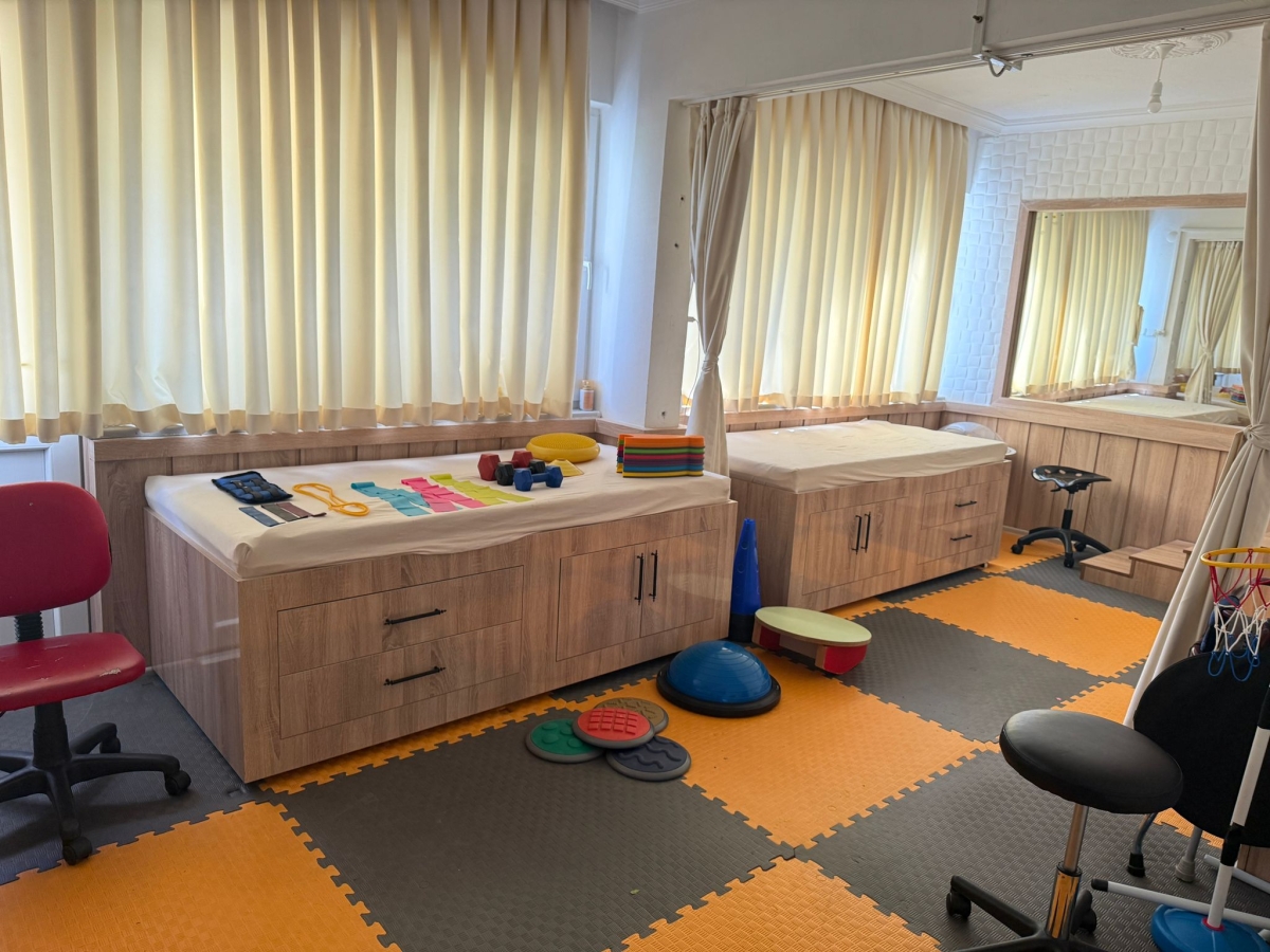 ÖZGÜVEN Özel Eğitim ve Rehabilitasyon Merkezi  Yeni Yılınızı Kutlar..