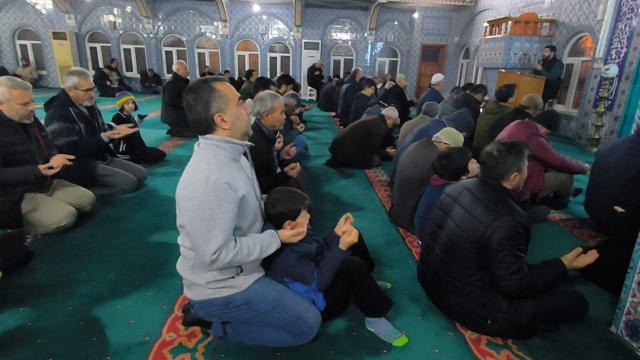 Anamur’da Yeni Yılın İlk Sabahı Camilerde Karşılandı..