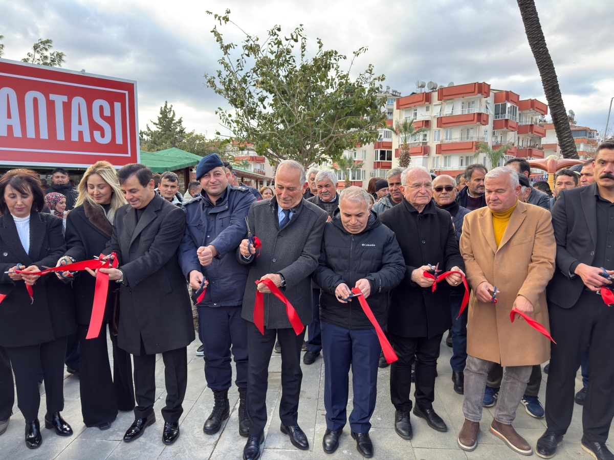Yeni Cumhuriyet Meydanı’nda “Kent Lokantası” Hizmete Açıldı