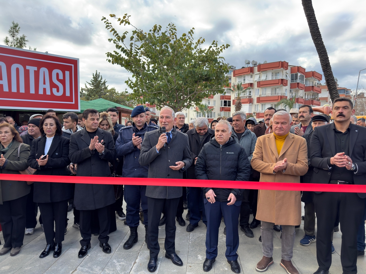 Yeni Cumhuriyet Meydanı’nda “Kent Lokantası” Hizmete Açıldı