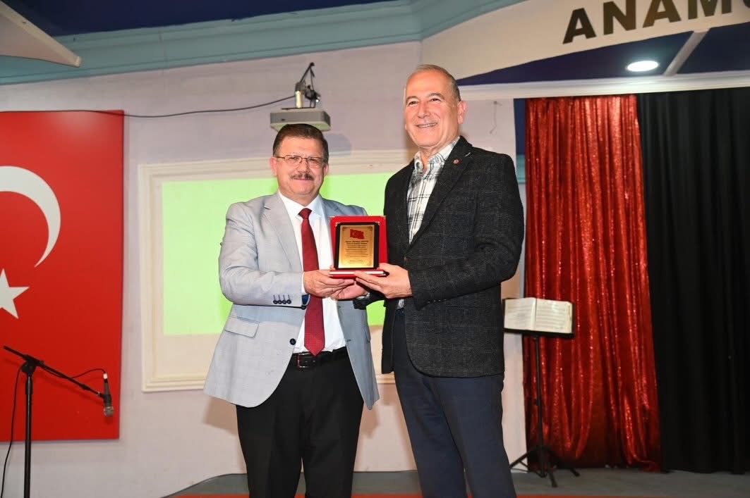 Anamur bağımlılıkla mücadeleye derneği konferans