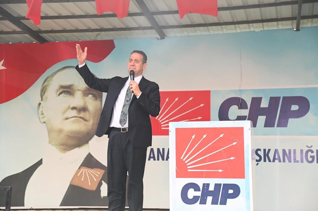 CHP’de Miting Gibi Buluşma..