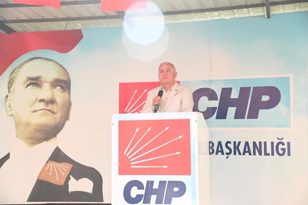 CHP’de Miting Gibi Buluşma..