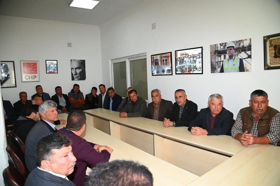 CHP’de Miting Gibi Buluşma..