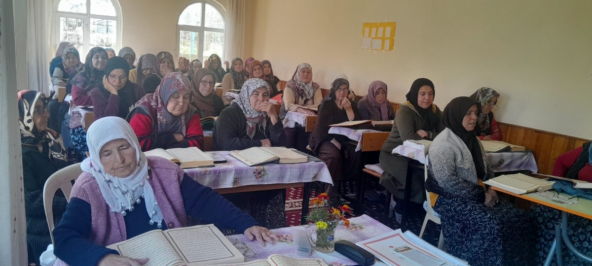 Anamur’da Ramazan Dolayısıyla  Camiler Kadınların Kur’an Halkalarıyla Doldu..