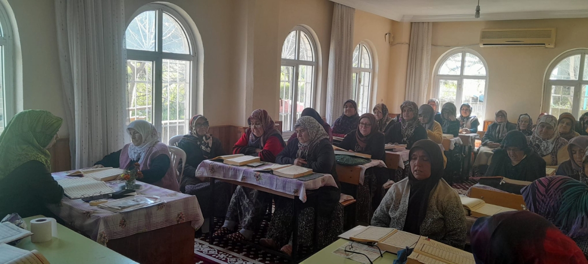 Anamur’da Ramazan Dolayısıyla  Camiler Kadınların Kur’an Halkalarıyla Doldu..