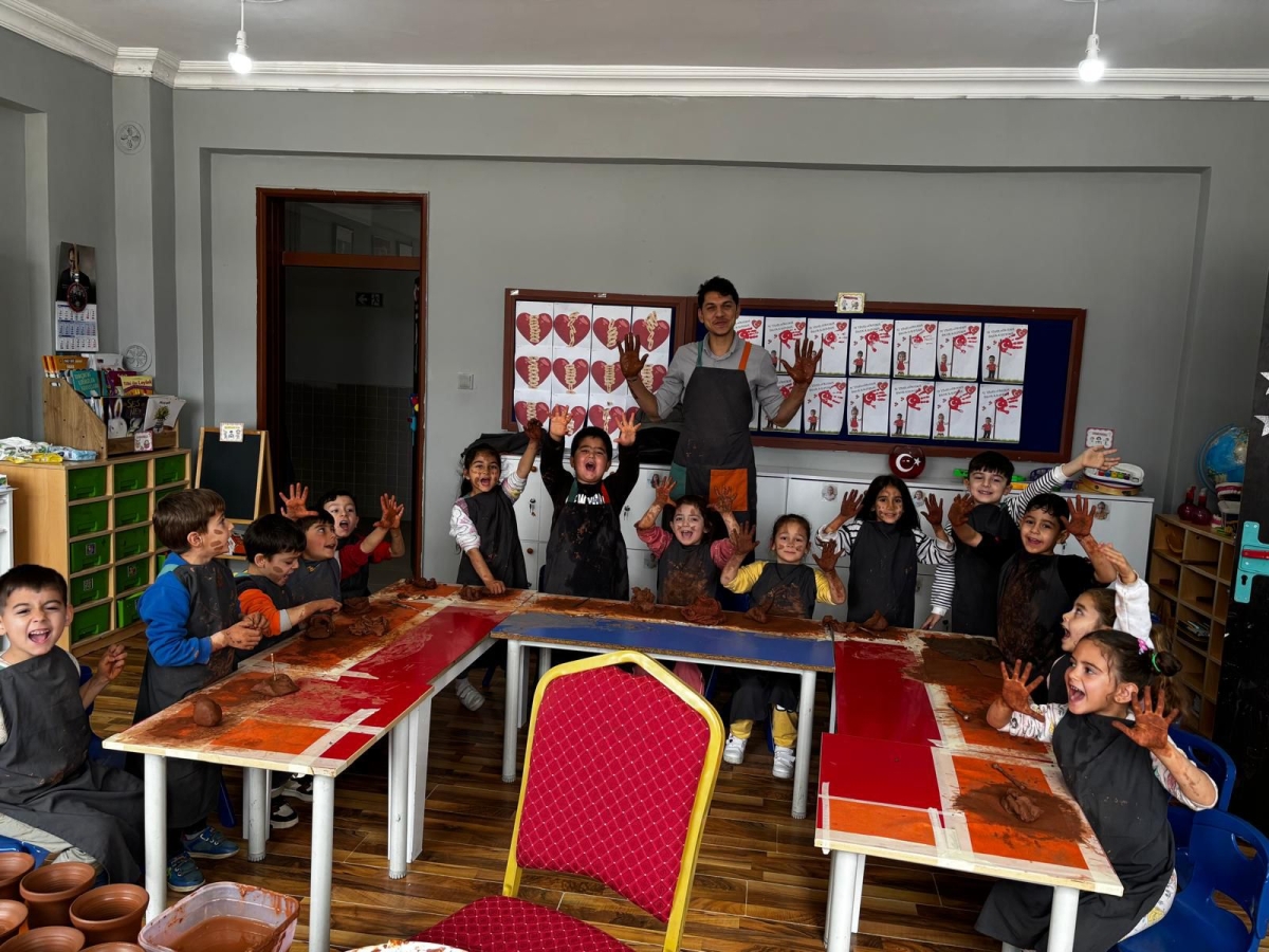 Anamur’da Öğrencilere Uygulamalı Çömlek Atölyesi..