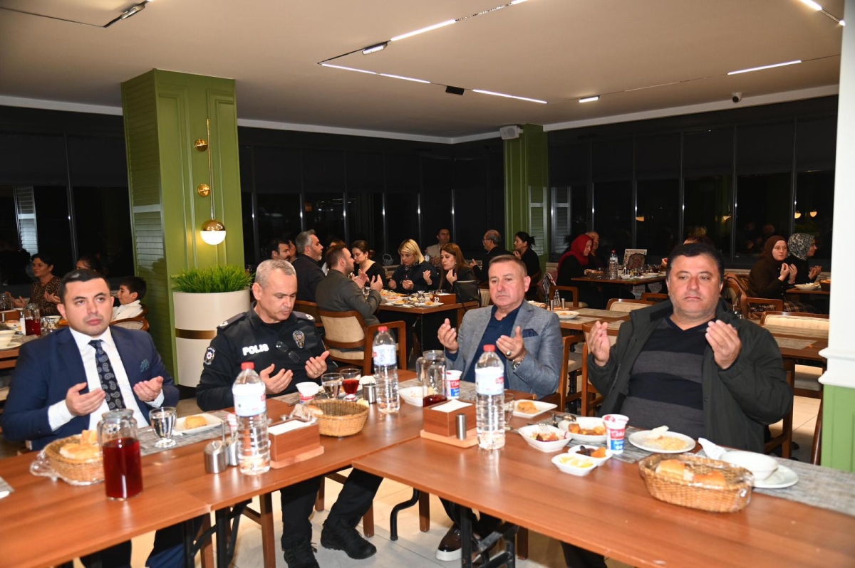 Kaymakam Kemal Duru, Muhtarlarla İftar Programında Bir Araya Geldi