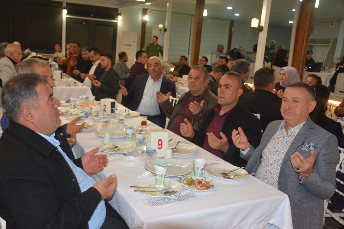Anamur Belediyesi Muhtarlar, STK'lar ve Siyasilerle İftarda Buluştu..