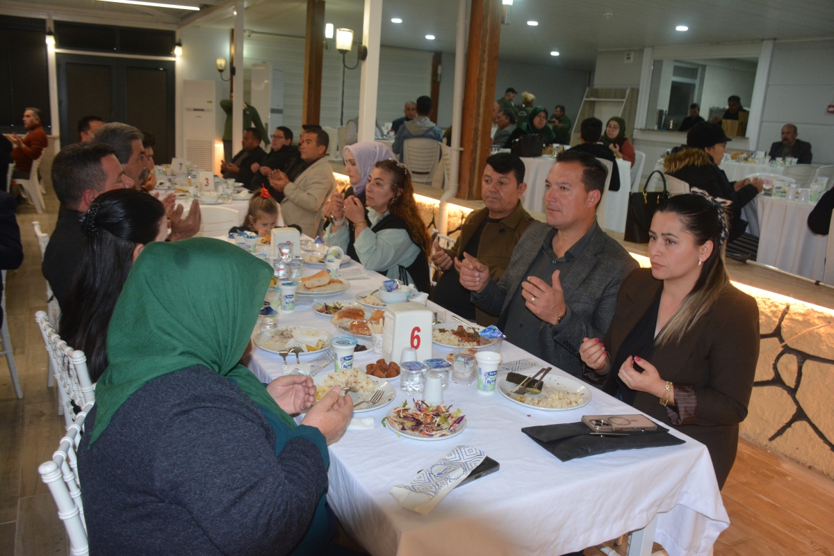 Anamur Belediyesi Muhtarlar, STK'lar ve Siyasilerle İftarda Buluştu..