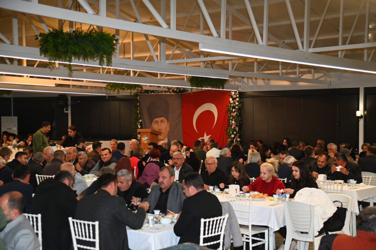 Anamur Belediyesi Muhtarlar, STK'lar ve Siyasilerle İftarda Buluştu..