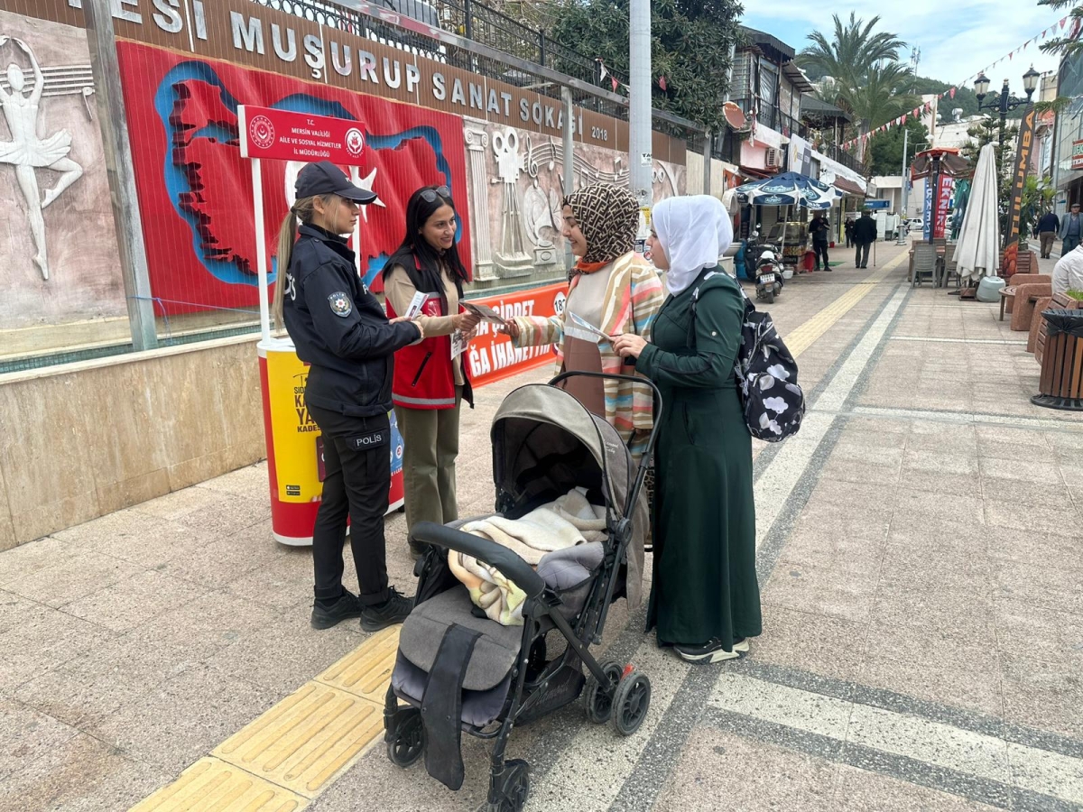 Anamur’da 8 Mart’ta Kadına Yönelik Şiddete Karşı Bilgilendirme Çalışması..