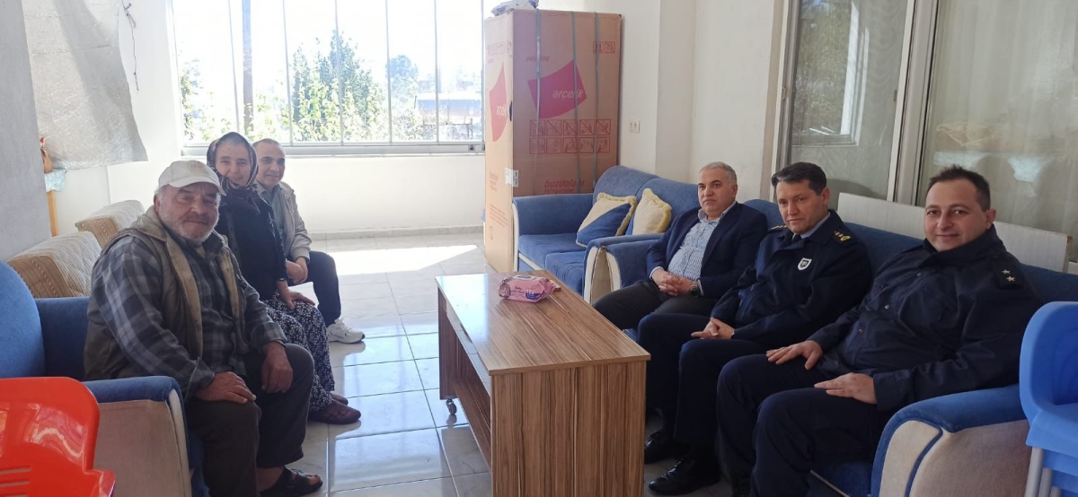 Anamur Kaymakamı Duru Şehit Ailelerini ziyaret etti. 