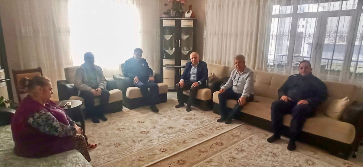 Anamur Kaymakamı Duru Şehit Ailelerini ziyaret etti. 