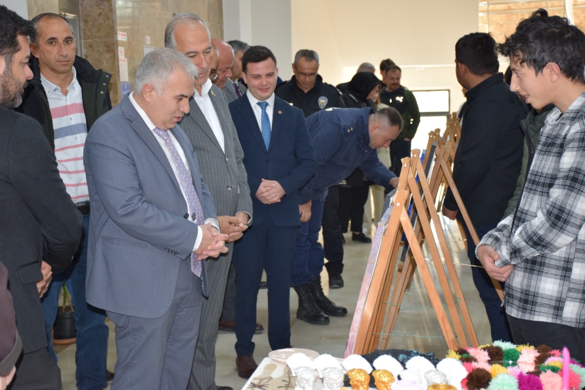 İstiklal Marşı’nın 105. Yılı Anamur’da Açılan Sergiyle Kutlandı.