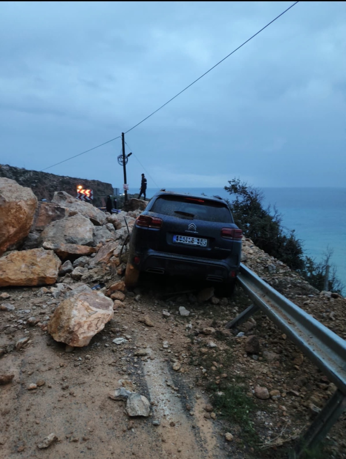 Mersin yolu D-400’de Heyelan Meydana Geldi, 1Kişi Yaralı..