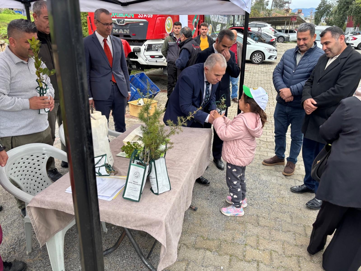 Anamur’da Orman Haftası Kapsamında Öğrencilere Fidan Dağıtımı Yapıldı