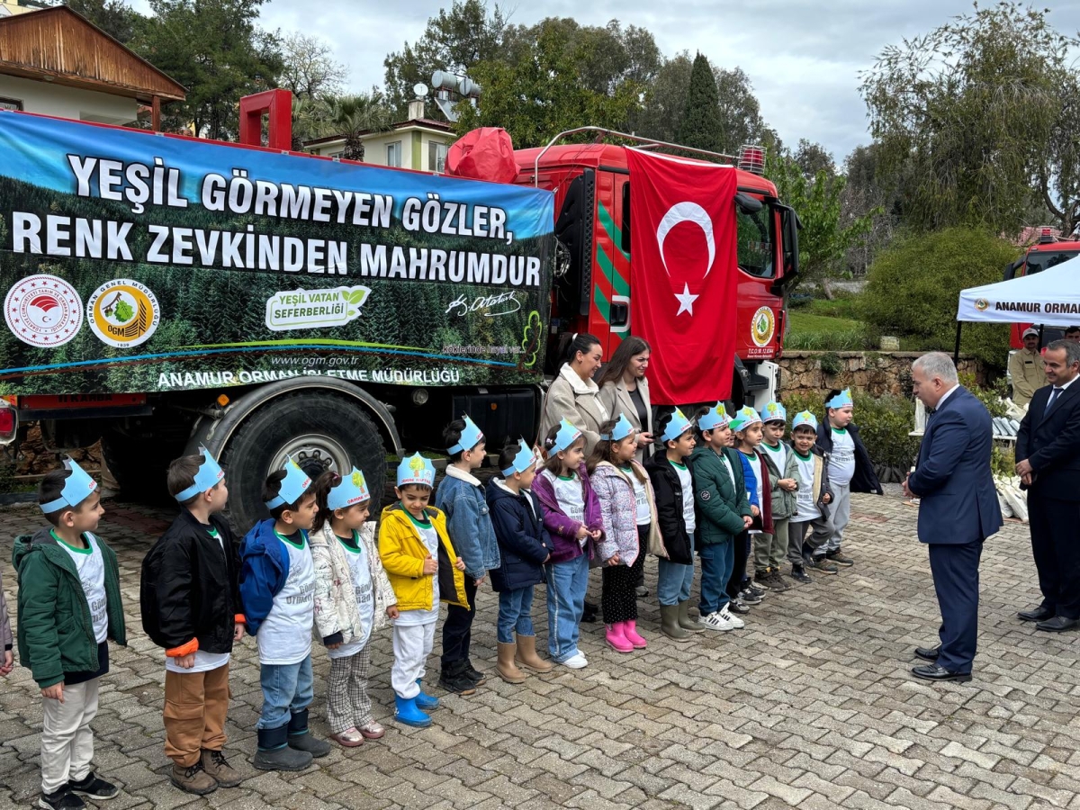 Anamur’da Orman Haftası Kapsamında Öğrencilere Fidan Dağıtımı Yapıldı