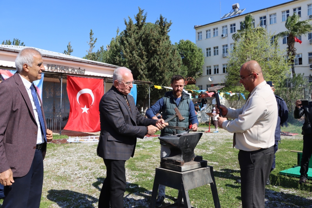 Anamur’da Nevruz Coşkusu: Birlik ve Kardeşlik Mesajı Verildi..