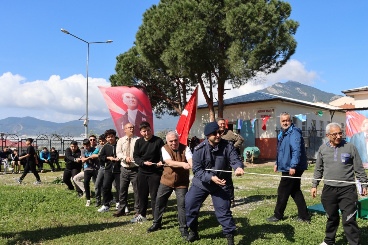Anamur’da Nevruz Coşkusu: Birlik ve Kardeşlik Mesajı Verildi..