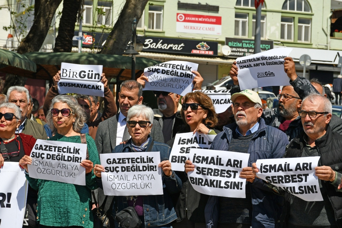Anamur’da BirGün Okurlarından İsmail Arı’ya Destek: “Gazetecilik Suç Değildir”