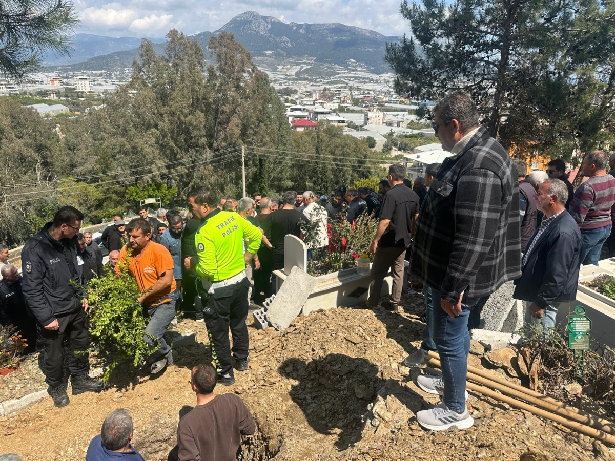 Anamur’da Emekli Polis Memuru Ercan Erdem’in Ani Ölümü Büyük Üzüntü Yarattı..