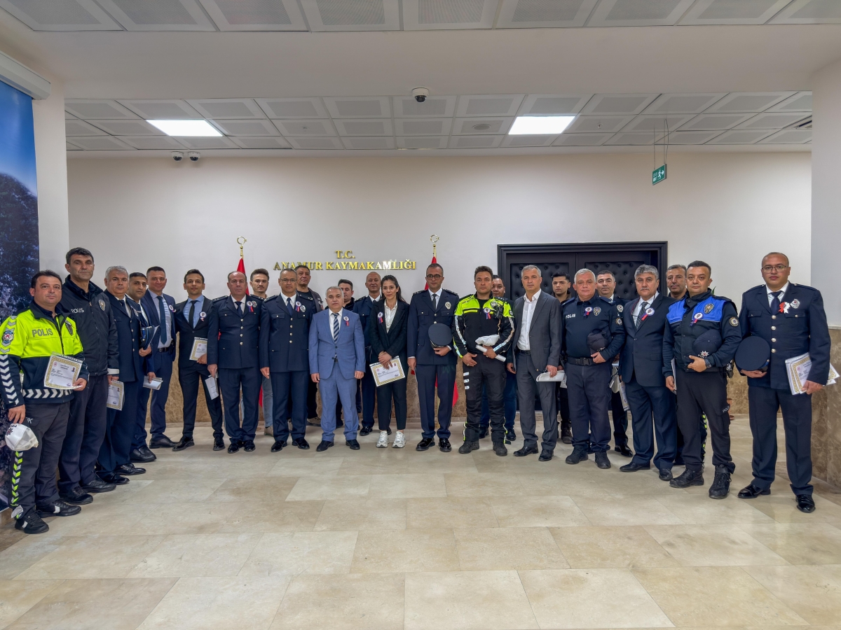Anamur’da Polis Haftası Coşkusu: Tören ve Ödül Programı Düzenlendi..