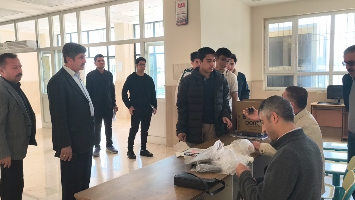 Anamur’da Yüzlerce Öğrenci Umre Ödüllü Yarışma İçin Ter Döktü..