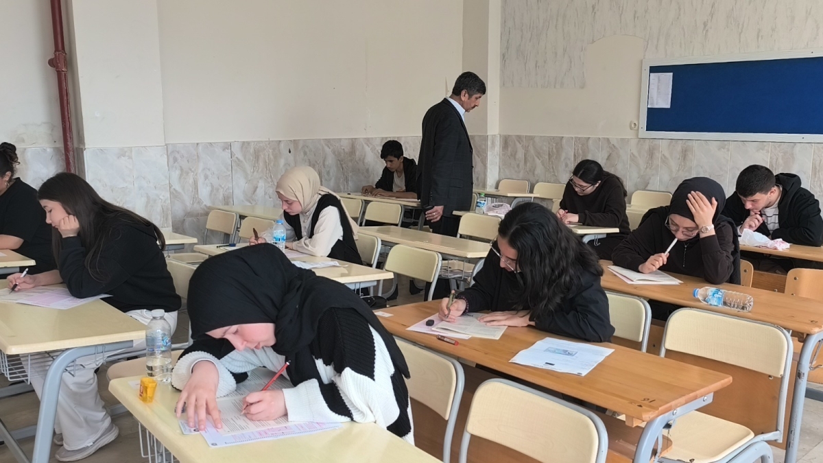 Anamur’da Yüzlerce Öğrenci Umre Ödüllü Yarışma İçin Ter Döktü..