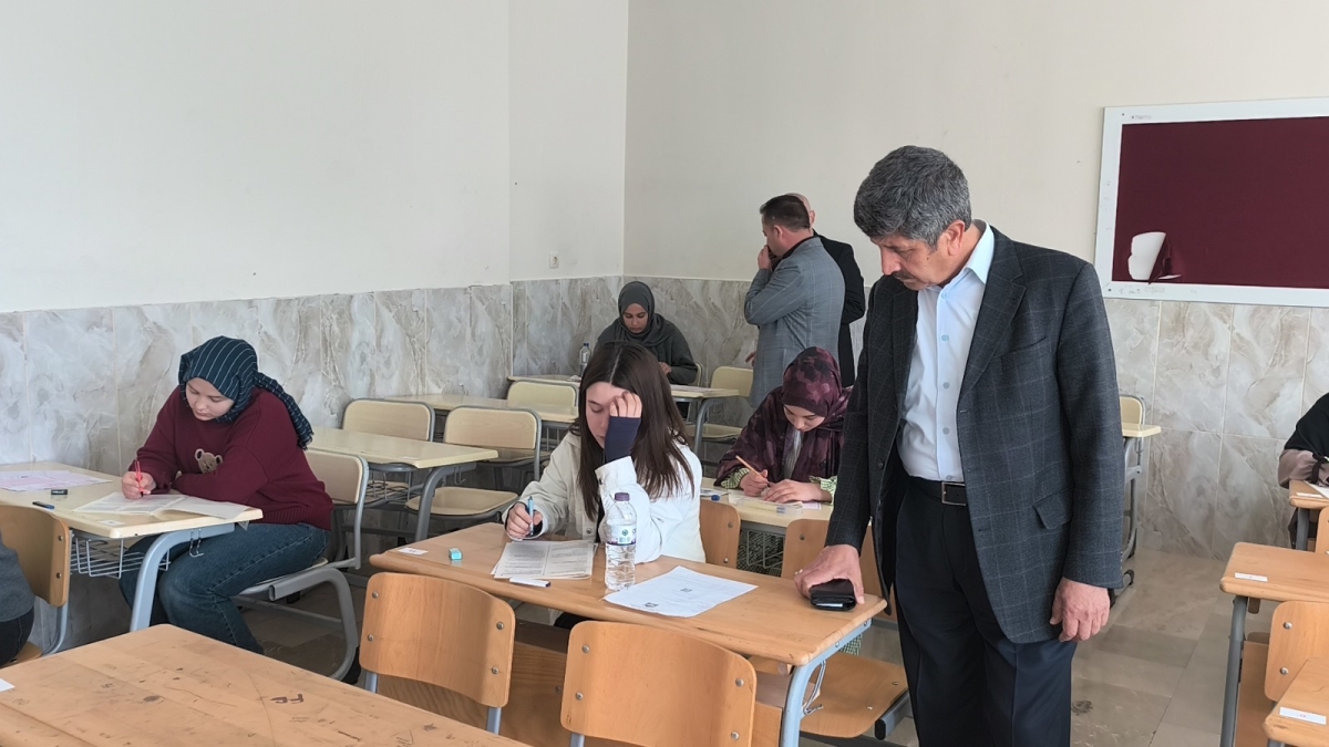 Anamur’da Yüzlerce Öğrenci Umre Ödüllü Yarışma İçin Ter Döktü..