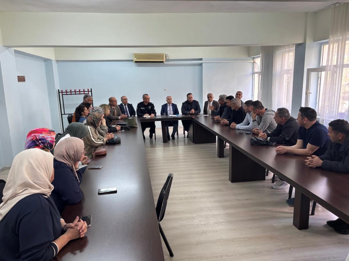 Anamur Kaymakamı Duru Okullarda İncelemelerde Bulundu.
