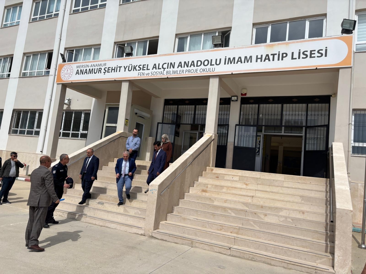 Anamur Kaymakamı Duru Okullarda İncelemelerde Bulundu.