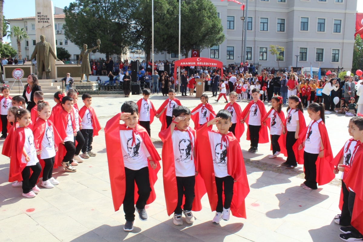 Anamur’da 23 Nisan Coşkusu Meydanlara Taştı..