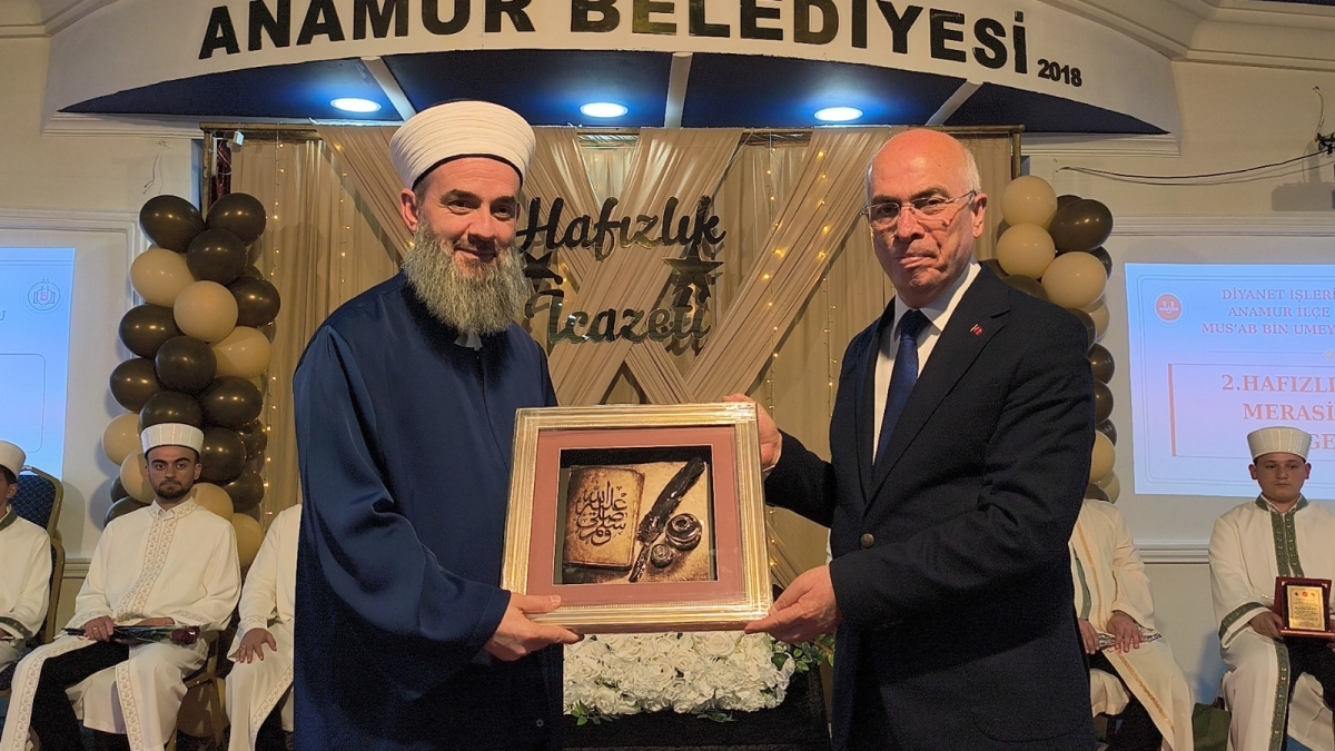 Anamur’da Hafızlık İcazet Töreni Yoğun İlgi Gördü..