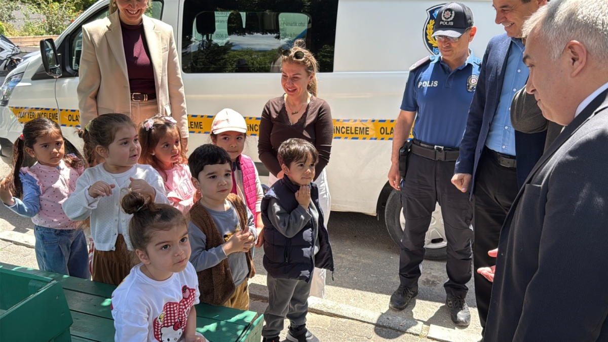 Anamur’da Trafik Haftası’nda sürücülere bilgilendirme ve ikramda bulunuldu.. 